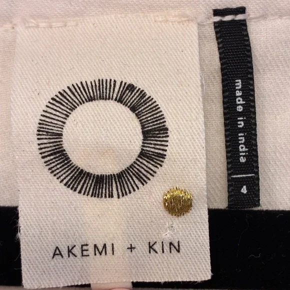 ANTHROPOLOGIE AKEMI + KIN Bisbee Embroidered Top White Yellow Women’s Size 4 - Picture 9 of 10